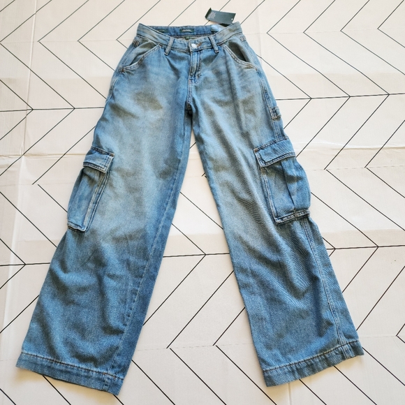 wild fable Denim - Wild Fable mid-rise cargo baggy women's jeans, size 00.